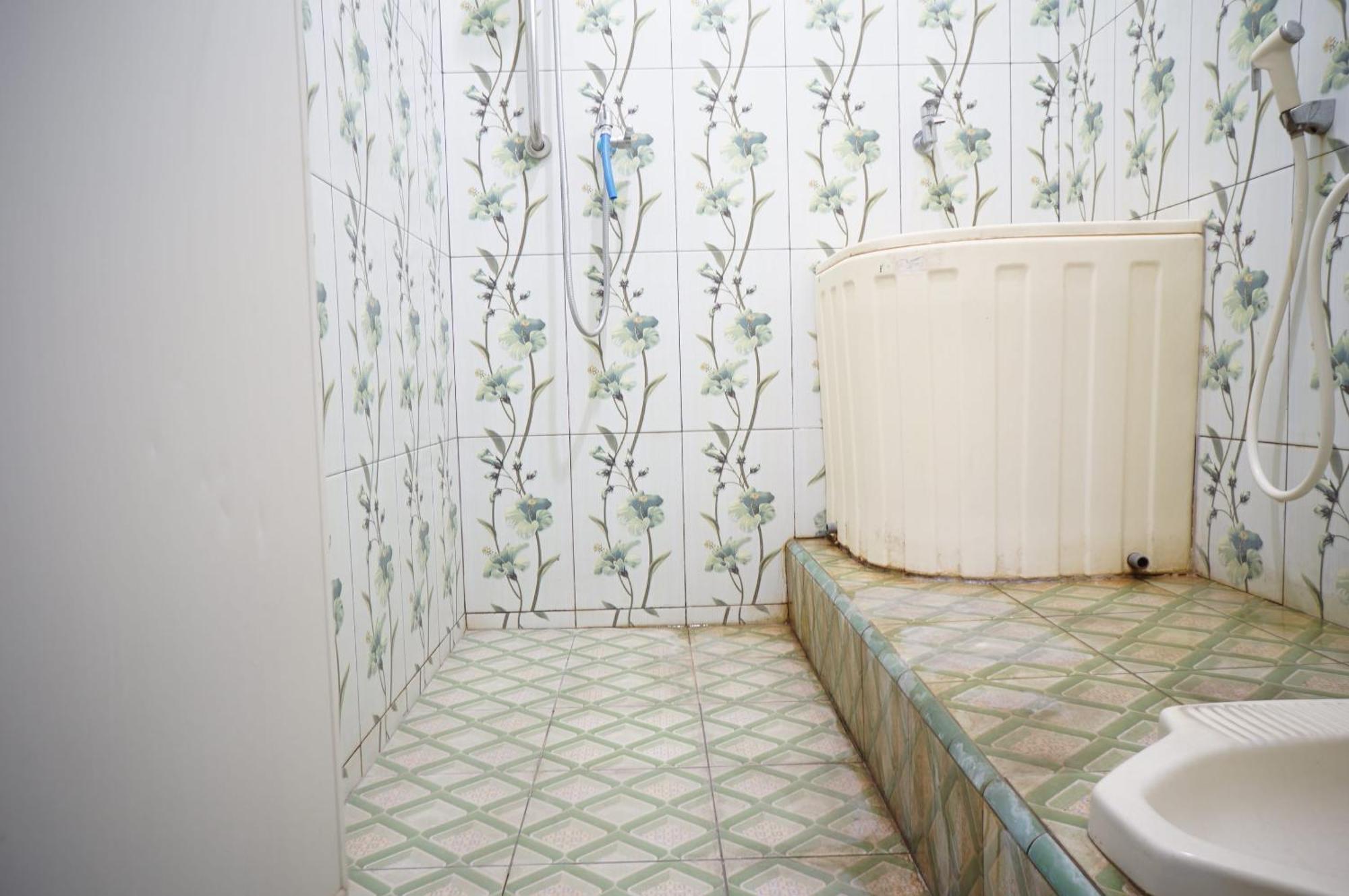 Hotel Spot On 93423 Kost Berkah Near Kebun Teh Wonosari Lawang Esterno foto