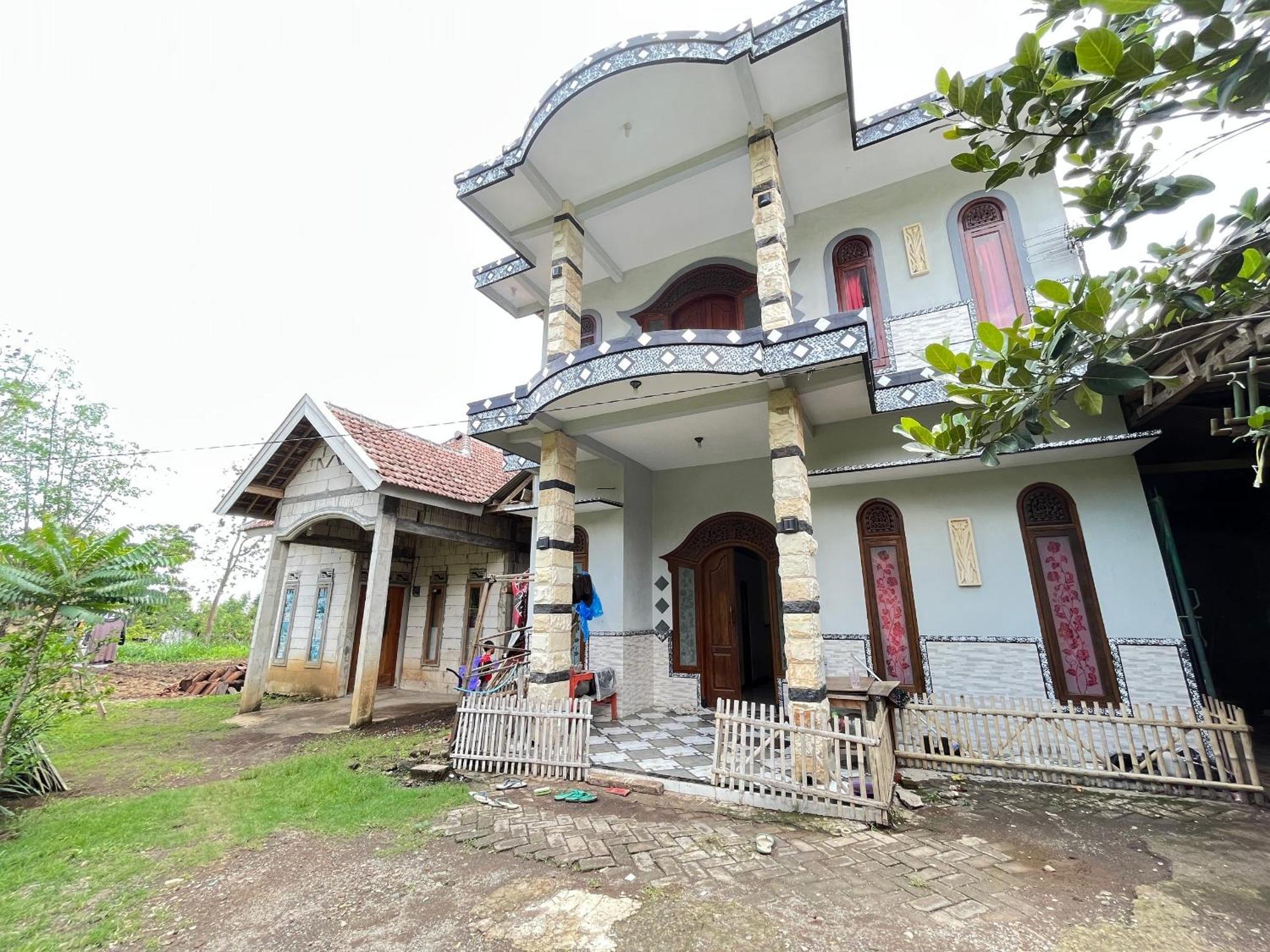 Hotel Spot On 93423 Kost Berkah Near Kebun Teh Wonosari Lawang Esterno foto