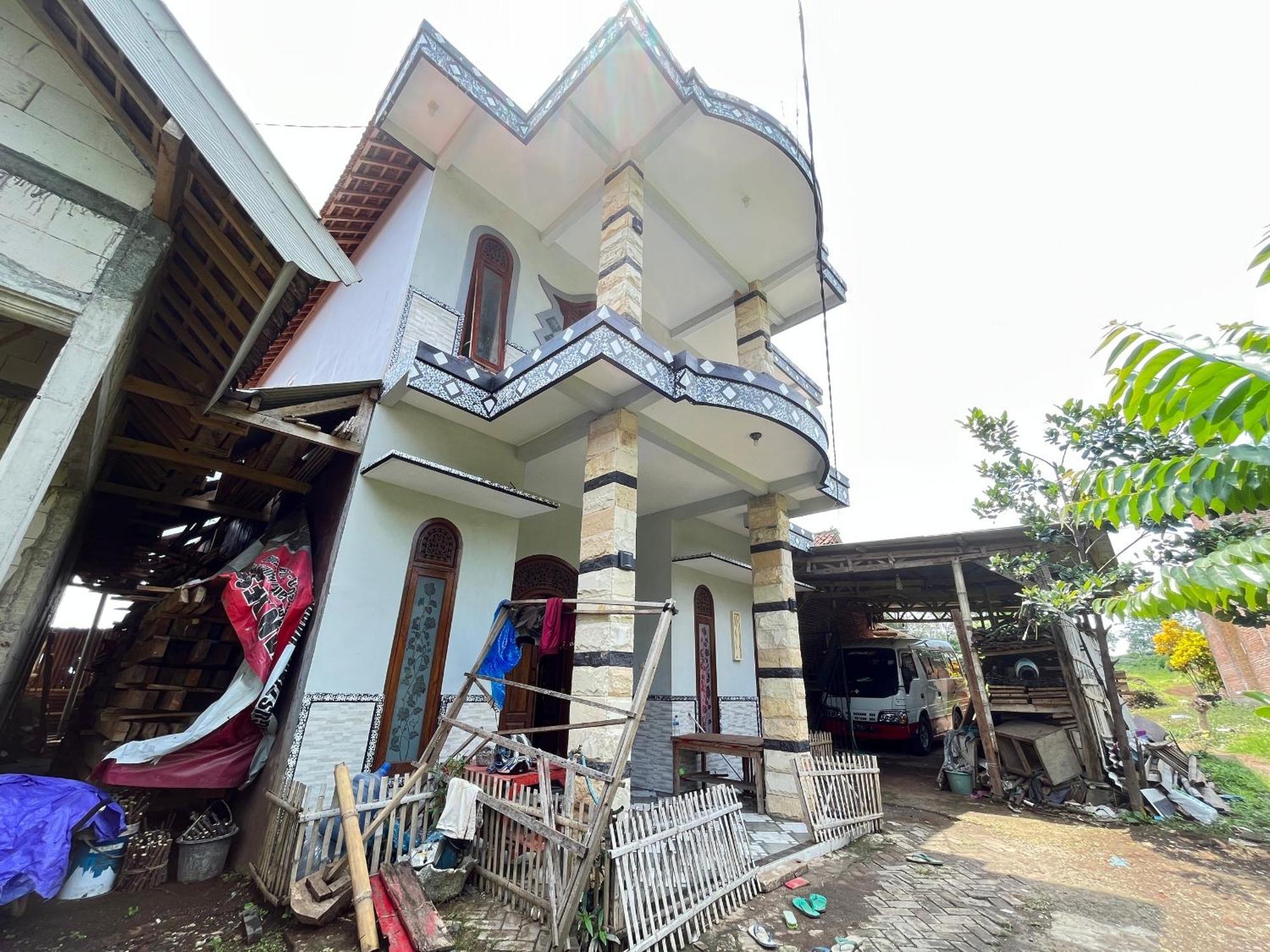 Hotel Spot On 93423 Kost Berkah Near Kebun Teh Wonosari Lawang Esterno foto
